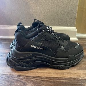 Balenciaga Triple S MEN SOLD